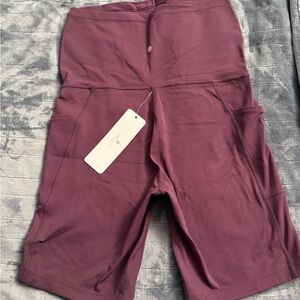 High-Waisted maternity Burgundy Shorts